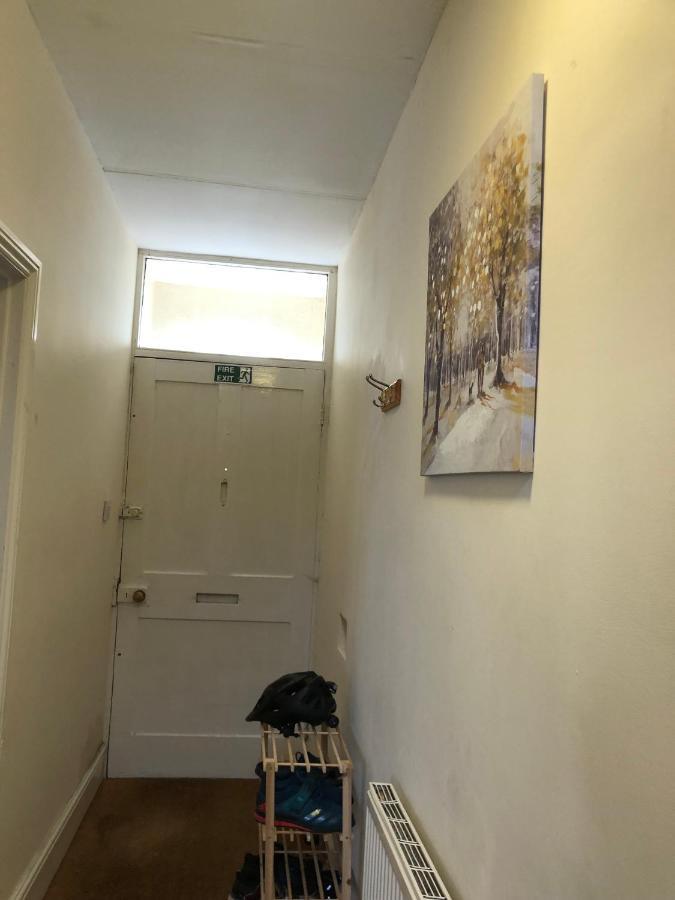 צ'לטנהם Comfortable Home, Town Centre, Free Parking,Multiple Rooms מראה חיצוני תמונה